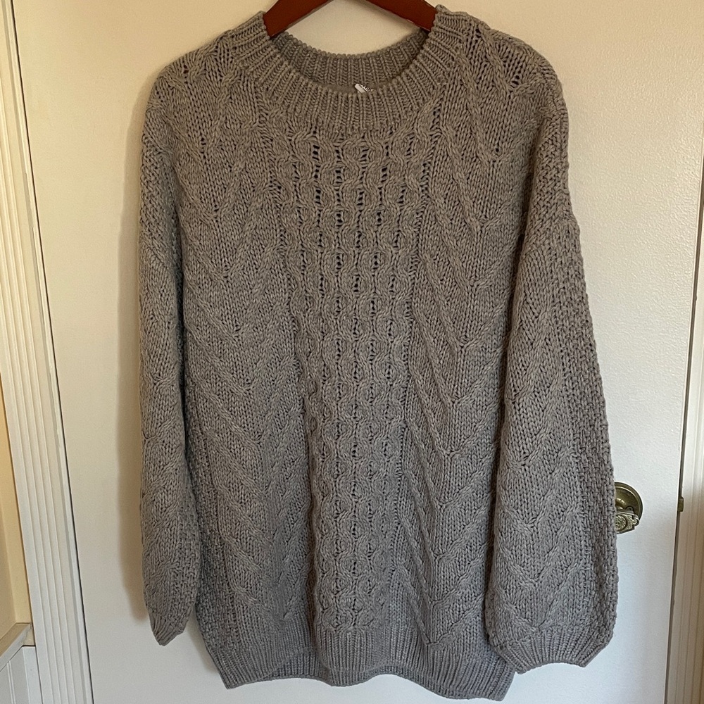 Size L Twik by Simons Gray Cable Knit Crewneck Sweater